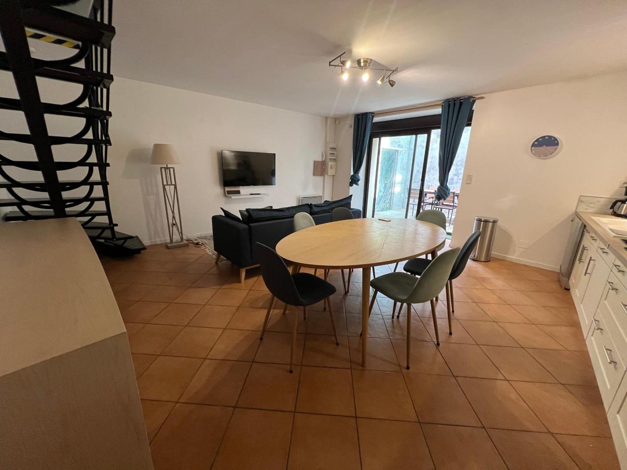 Apartment Triplex A De Glun